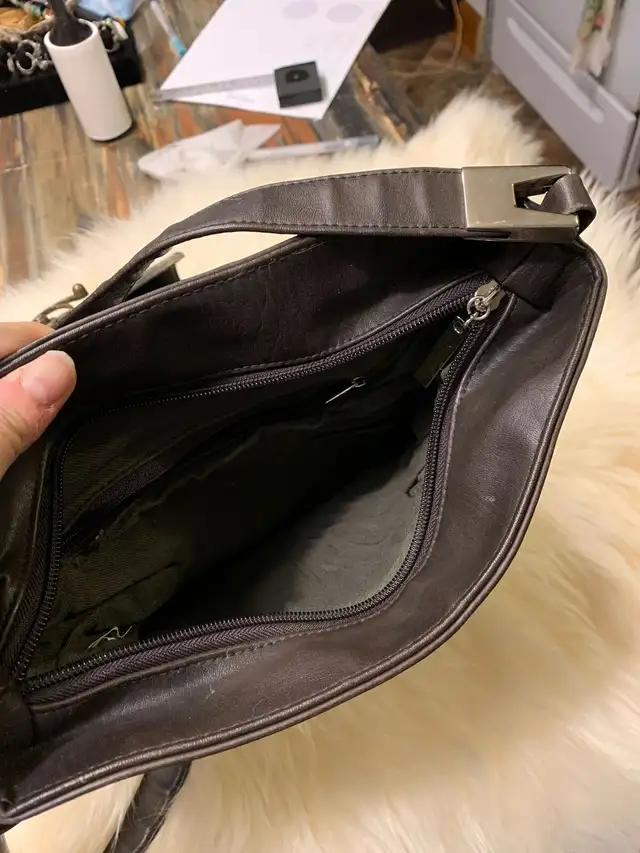 purse lot of 3 in Women's - Bags & Wallets in Oshawa / Durham Region - Image 11