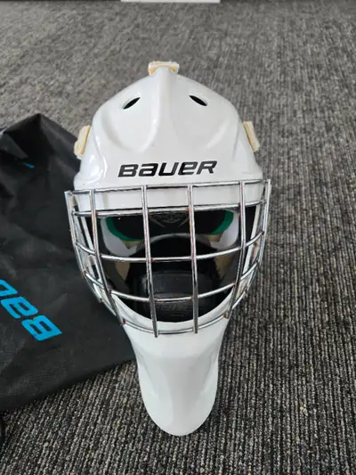Used 1 hockey season. In good condition Size 7-7 1/2 Bauer NME4 Located by Crystal City mb