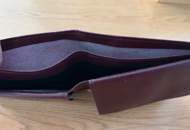 Men’s 5x4” brown leather wallet, snapped chge storage63436970278273122