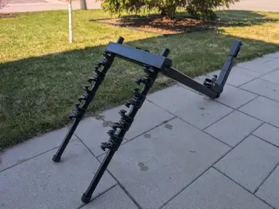 Thule 4 bikes hitch type rack. 4 rubber ties included. Fixed and sturdy, attaches to 2 inch car hitc...