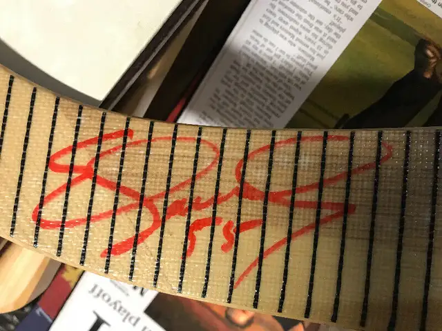 VINTAGE #55 ED JOVANOVSKI SIGNED HOCKEY STICK BIG AND BOLD in Arts & Collectibles in Mississauga / Peel Region - Image 4