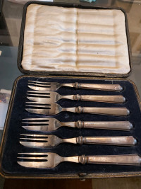 6 sterling handled pastry forks set in original box 