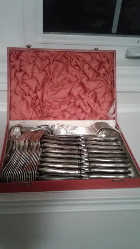 ANTIQUE VINTAGE TABLEWARE 68 items SET in Arts & Collectibles in Markham / York Region - Image 2