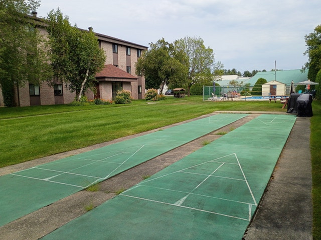 Condo 51/2 avec garage et piscine — photo 1