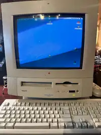 Apple Macintosh PowerPC 5215CD in good working order