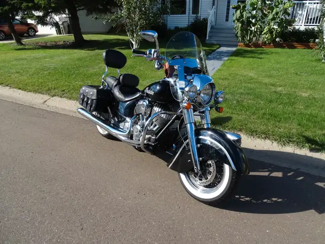 2014 Indian Chief Classic in Street, Cruisers & Choppers in Edmonton - Image 6