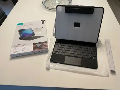 ESR Rebound 360 Magnetic Keyboard Case- for iPad PRO 13” (24/25), View more