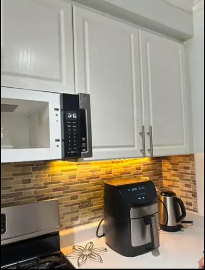 Negotiable huge room for rent along Eglinton and Hurontario. Walking distance to Ocean supermart and...