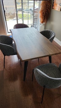 Table et chaises (4)