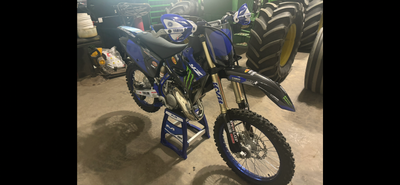 2021 Yamaha YZ125 acerbis tank, handguards, seat concepts and full FMF exhaust. This bike has less t...