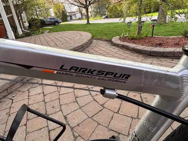 Marin larkspur hybrid city bike in Cruiser, Commuter & Hybrid in Ottawa - Image 6