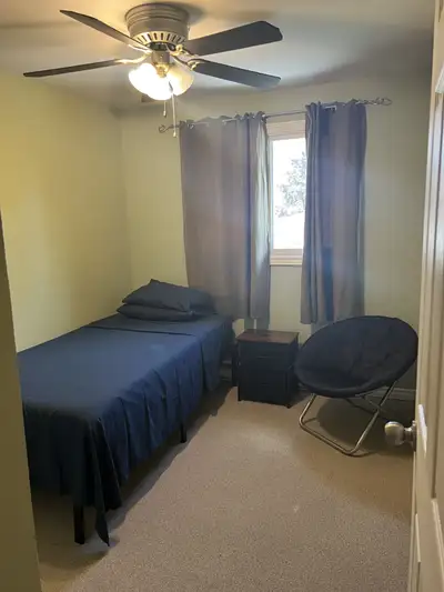 Welcome home. This private room is available to a quiet, working individual looking for a safe and r...
