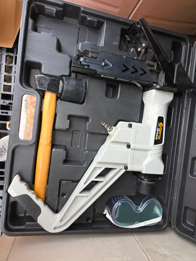 Craftex CX Series CX903 3 In 1 Flooring Nailer Hard Plastic Case in Hand Tools in Windsor Region - Image 10
