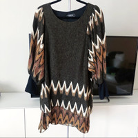 NEW - Minkas ZigZag Print Long Sleeve Knit Dress Tunic (Size M)