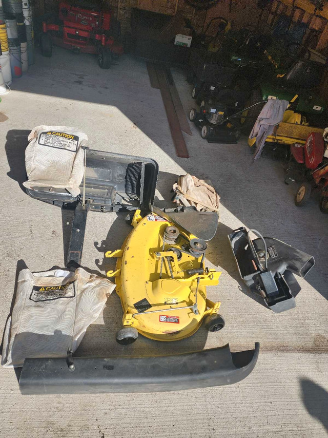 John Deere mower deck, bagger and blower in Lawnmowers & Leaf Blowers in Red Deer - Image 2