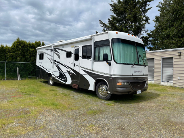 REDUCED - MUST SELL. 2005 Triple E , 34 ft , Commander Class A in RVs & Motorhomes in Nanaimo