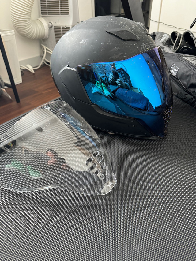 ICON Airlflite motorcycle helmet in Motorcycle Parts & Accessories in Calgary