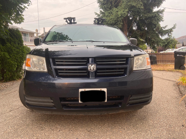 2010 dodge grand caravan in Cars & Trucks in Kelowna - Image 3