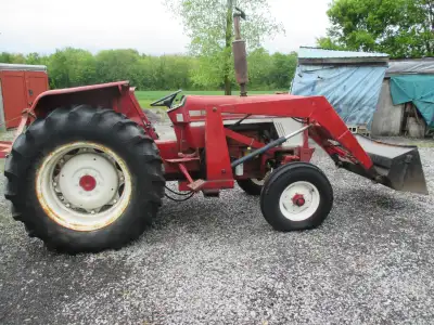 1974 international 574 whit loader dual remotes less then 400 hr on professional rebuilt motor new c...