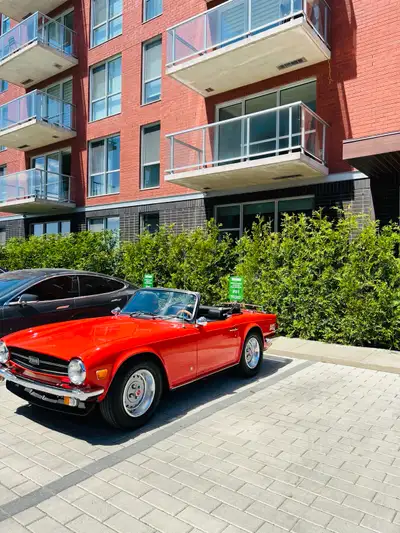 Magnifique Triumph TR6 1975 ayant bénéficié d’une restauration totalisant plus de 30 000 $ en pièces...