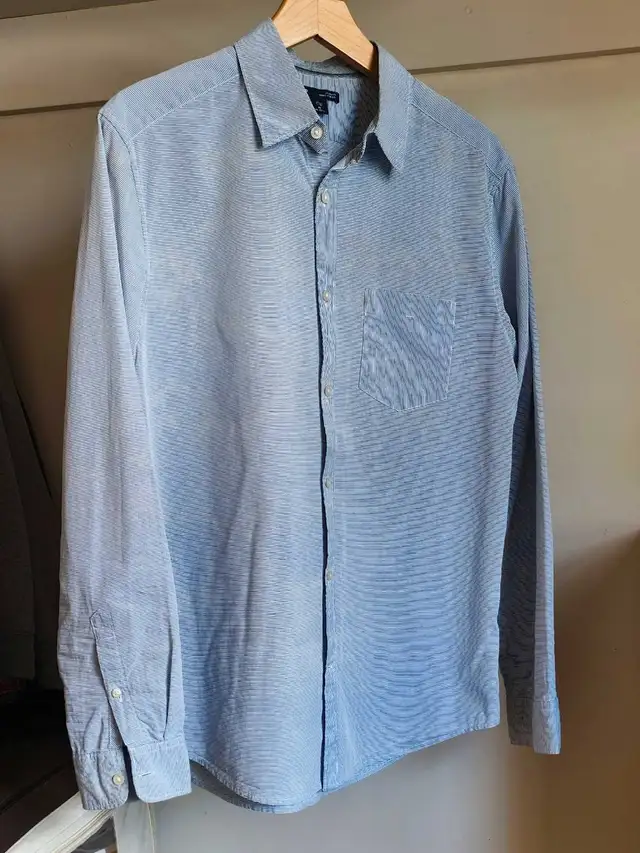 Gap/Calvin Klein/Old Navy men's shirts in Men's in Downtown-West End - Image 7