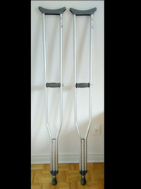 Béquilles aluminium ajustables 5'10-6'6 Livré/Delivered Crutches