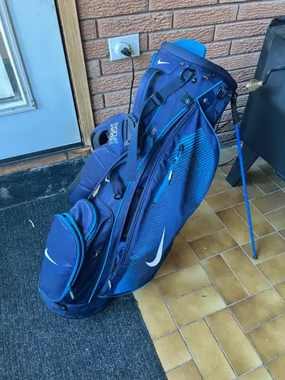 Nike sport lite golf stand bad and carry bag 5 way slots Still in good condition Milton / Acton CHEC...