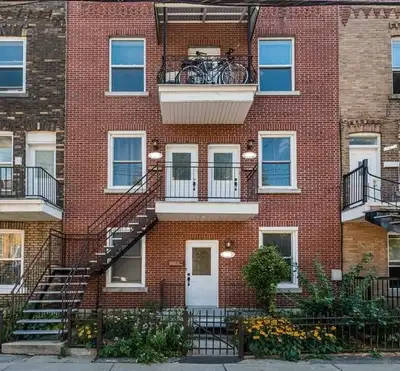 APPARTEMENT 6 1/2 ENTIÈREMENT MEUBLÉ, 3 CHAMBRES TOUT INCLUS À LOUER AU MOIS. LIBRE RAPIDEMENT, DANS...