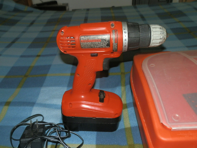 Black and Decker GC1800 / GC180WD 18V Drill, 1 Battery and Cover in Power Tools in Dartmouth - Image 3