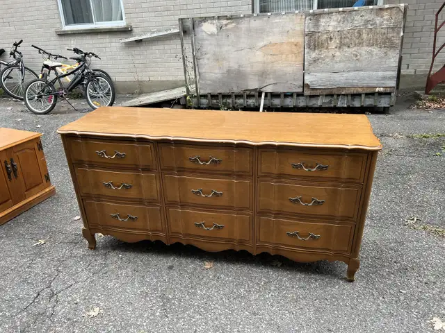 Mobilier de chambre à coucher in Beds & Mattresses in Laval / North Shore - Image 4