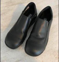 Mellow Walk steel toe, slip resistant shoes