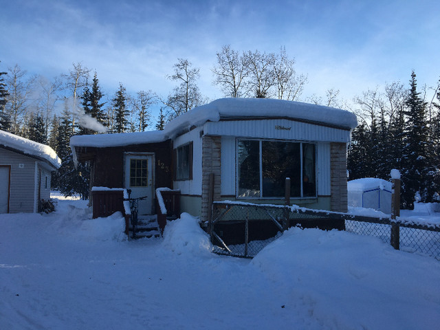 Mobile home + garage & double lot in Haines Junction in Houses for Sale in Whitehorse