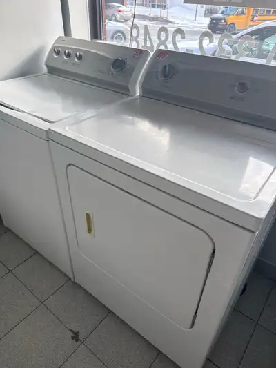 Je vends une laveuse et une sécheuse en bon état, parfaites pour une utilisation quotidienne. Ces ap...
