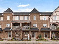 Spacious 2 Bdrm Townhome Double Car Garage Uptown Core Oakville