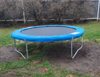 8ft Trampoline with fitted cover