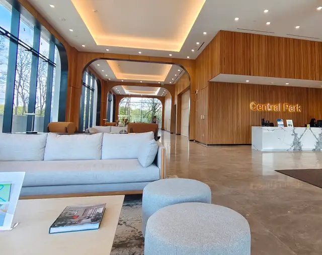 Modern 2+Den Condo for Rent | Bayview Village | Steps to Subway in Long Term Rentals in City of Toronto - Image 3