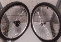 ROUE VELO DE MONTAGNE 26 po - 26” bike wheel