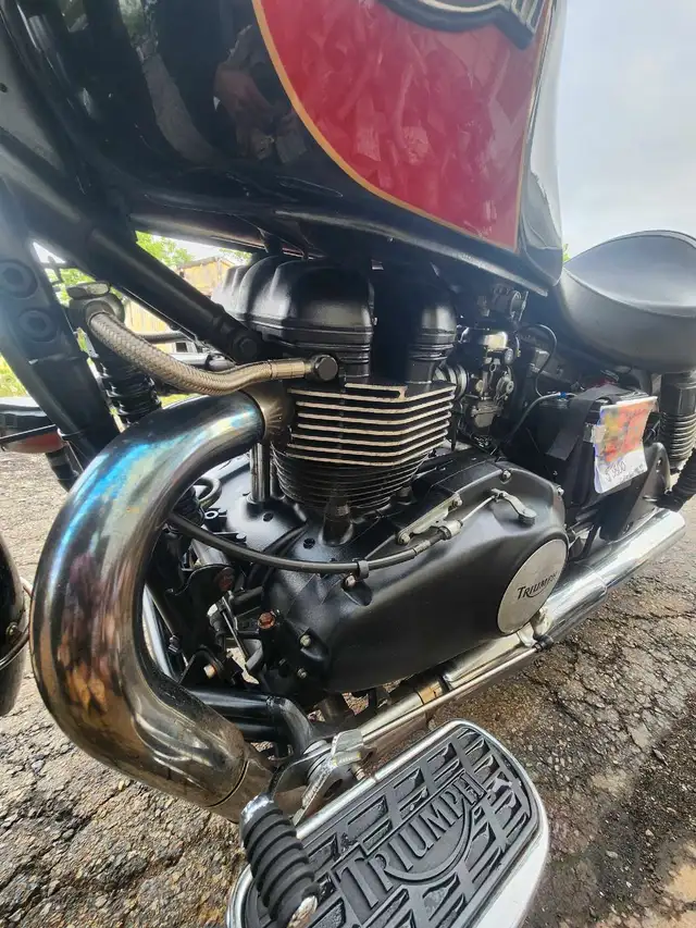 TRIUMPH motorcycle in Street, Cruisers & Choppers in Cape Breton - Image 3