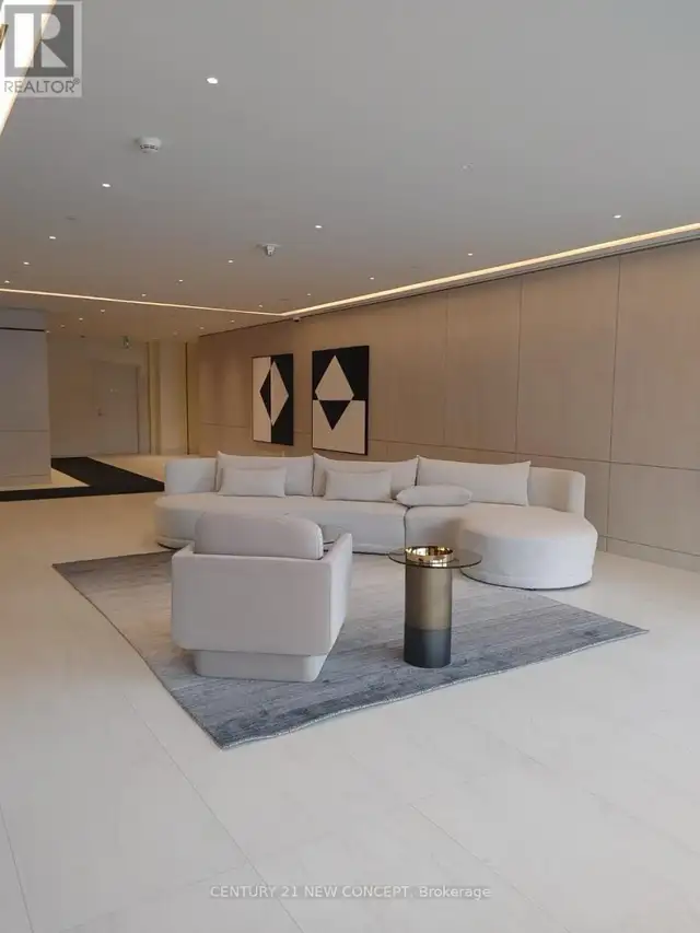 Thornhill/Vaughan 1 bedroom   den