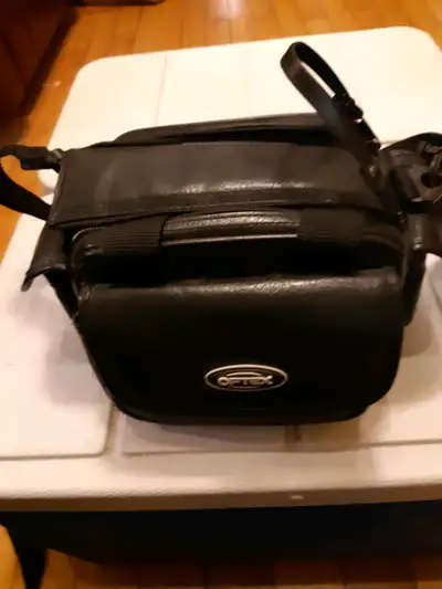 Sac isolé: Pour camera DIGITAL    $ 25.00, View more