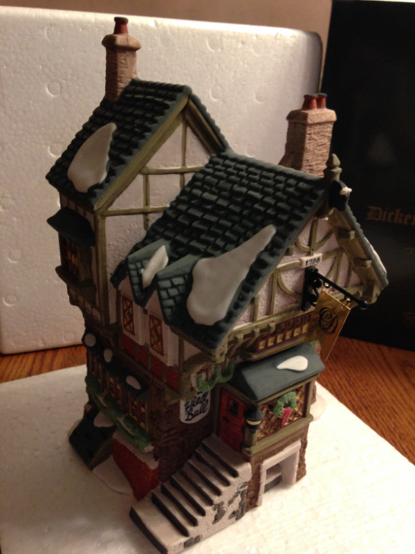 DEPARTMENT 56 - PIED BULL INN - #2 IN SERIES ISSUED IN 1993 H113 in Arts & Collectibles in Markham / York Region