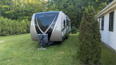 2015 skyline Layton javelin camper travel trailer pull behind It has electric awning works good It h...