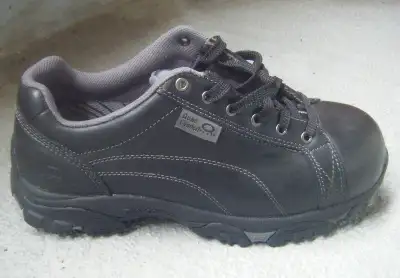 Brand-new with tags Full grain leather uppers Triple and quadruple - stitched stress points Meets an...