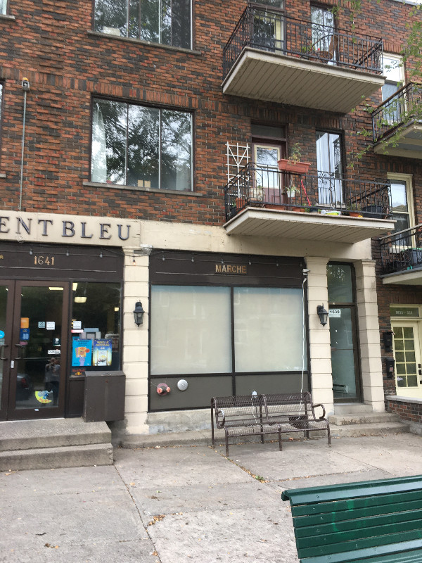 Semi commercial apartment building for sale In outermount. dans Terrains à vendre  à Ville de Montréal - Image 2