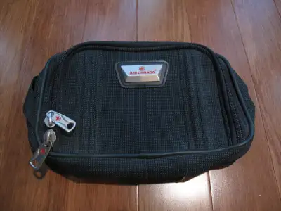 Petit sac Air Canada., View more