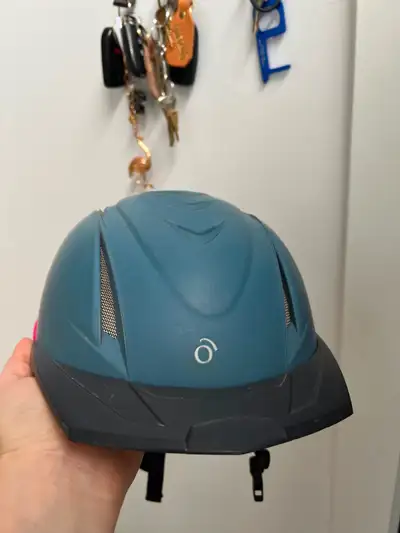 Ovation riding helmet size medium, View more