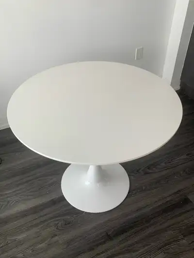 Round Dining table - Almost New, View more