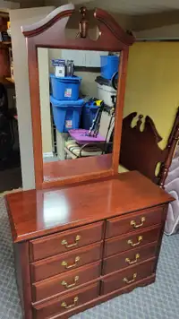 SOLID WOOD Dresser and Mirror Combo