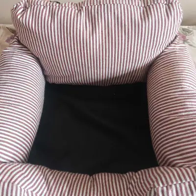Nice Cats bed .only used three times he sooner banans box, View more