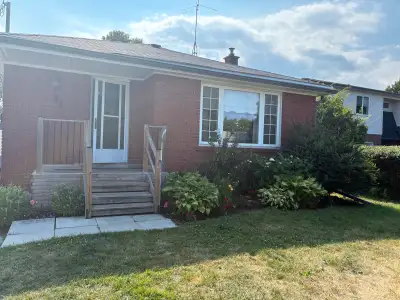 Spacious 1 + Den Basement Apartment in Heart of Brooklin